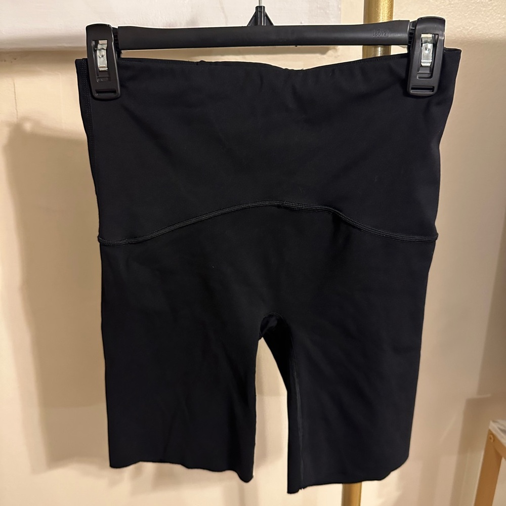 Spanx black bicycle shorts size medium